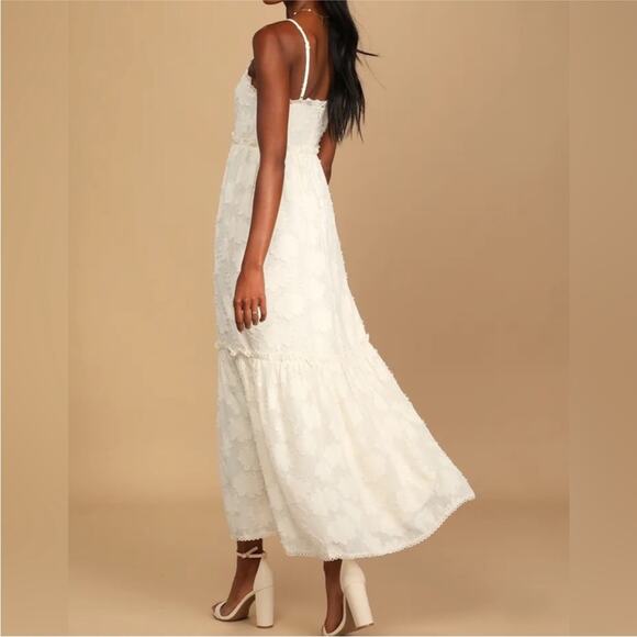 New Lulu’s Cream Charm and Charisma Floral Burnout Tiered Midi Dress XS - Picture 4 of 11